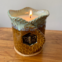 Load image into Gallery viewer, Honey Hive Candle